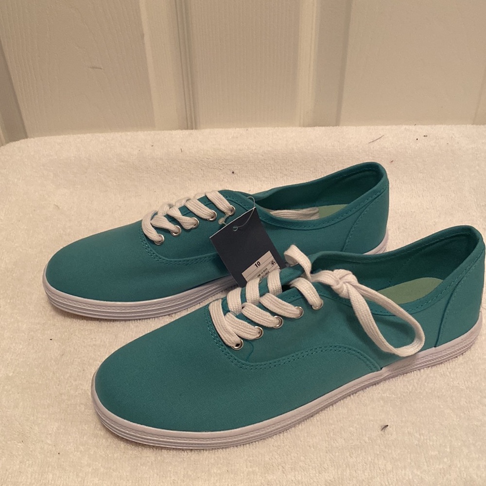 Brand New Universal Thread Blue/Lunea Sneakers…size 10 - Picture 2 of 8